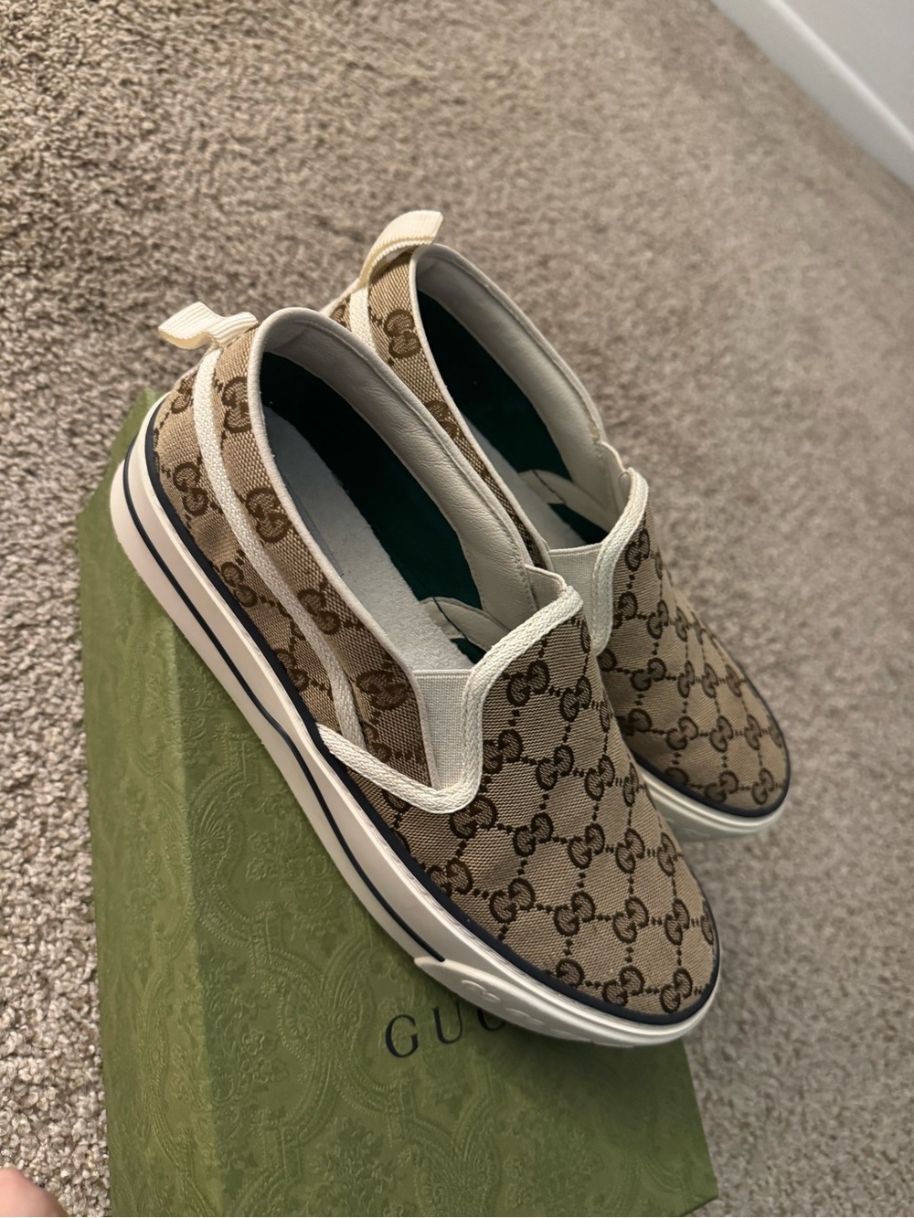 Gucci Beige GG Supreme Canvas Slip-On Mules - Picture 1 of 3